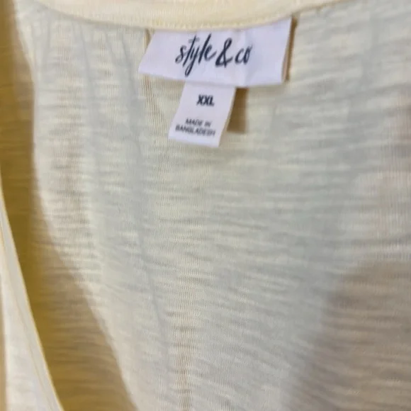 Cute yellow XXL Henley Style tank ties at bottom - Picture 4 of 6